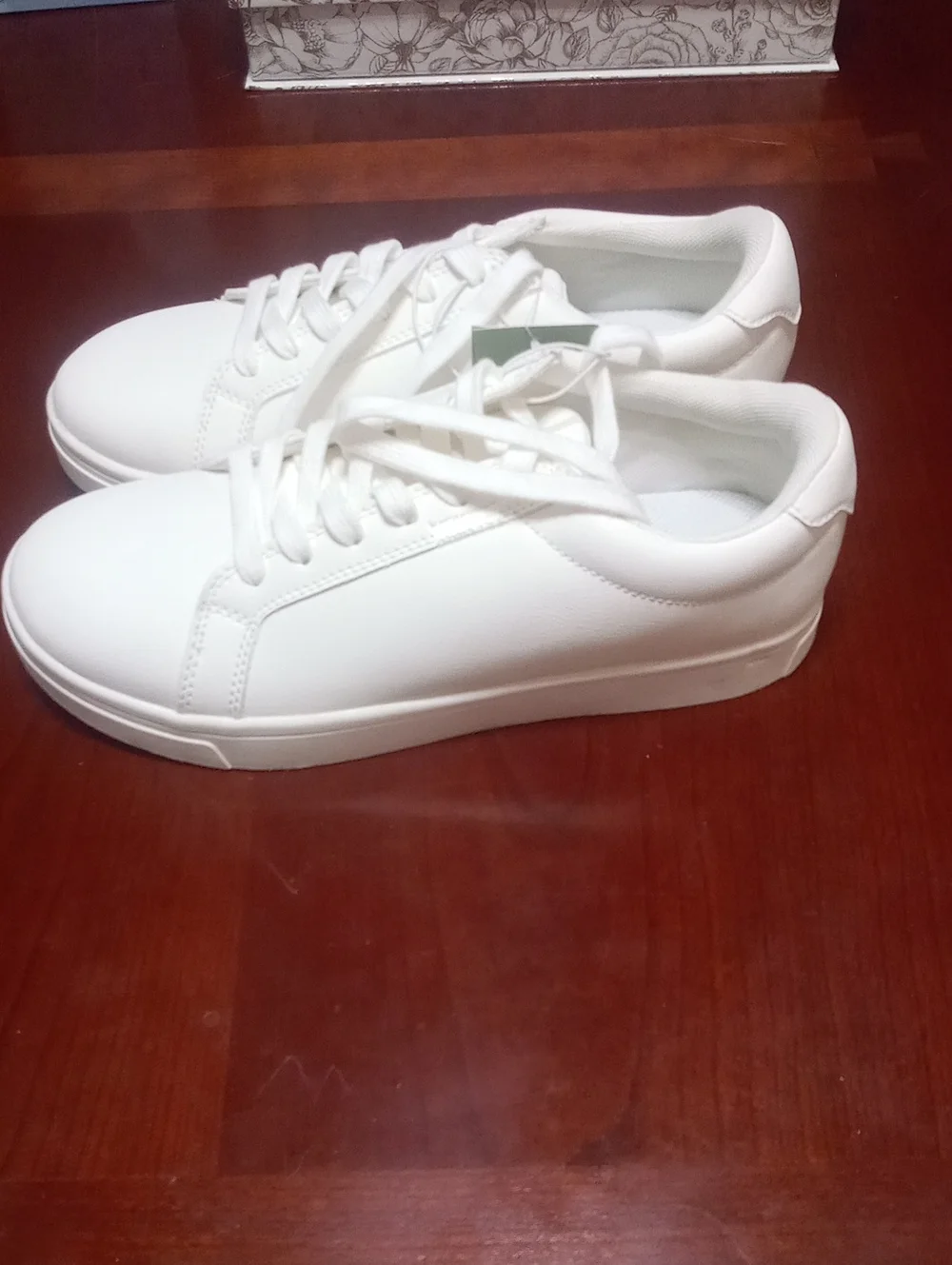 Goodfellow & Co White Low-Top Leather Sneakers NWT $40 Sz  7